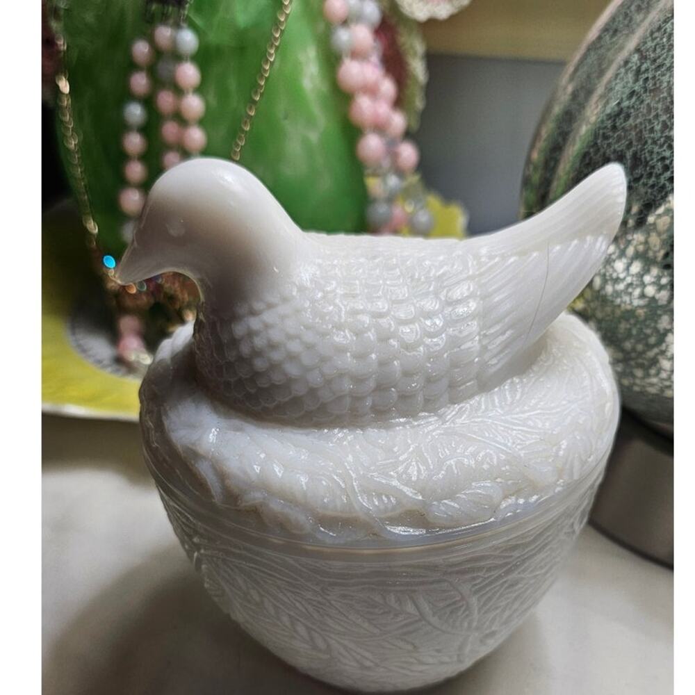 Vintage Avon White Milk Glass Nesting Dove Covered Dish - Picture 3 of 7
